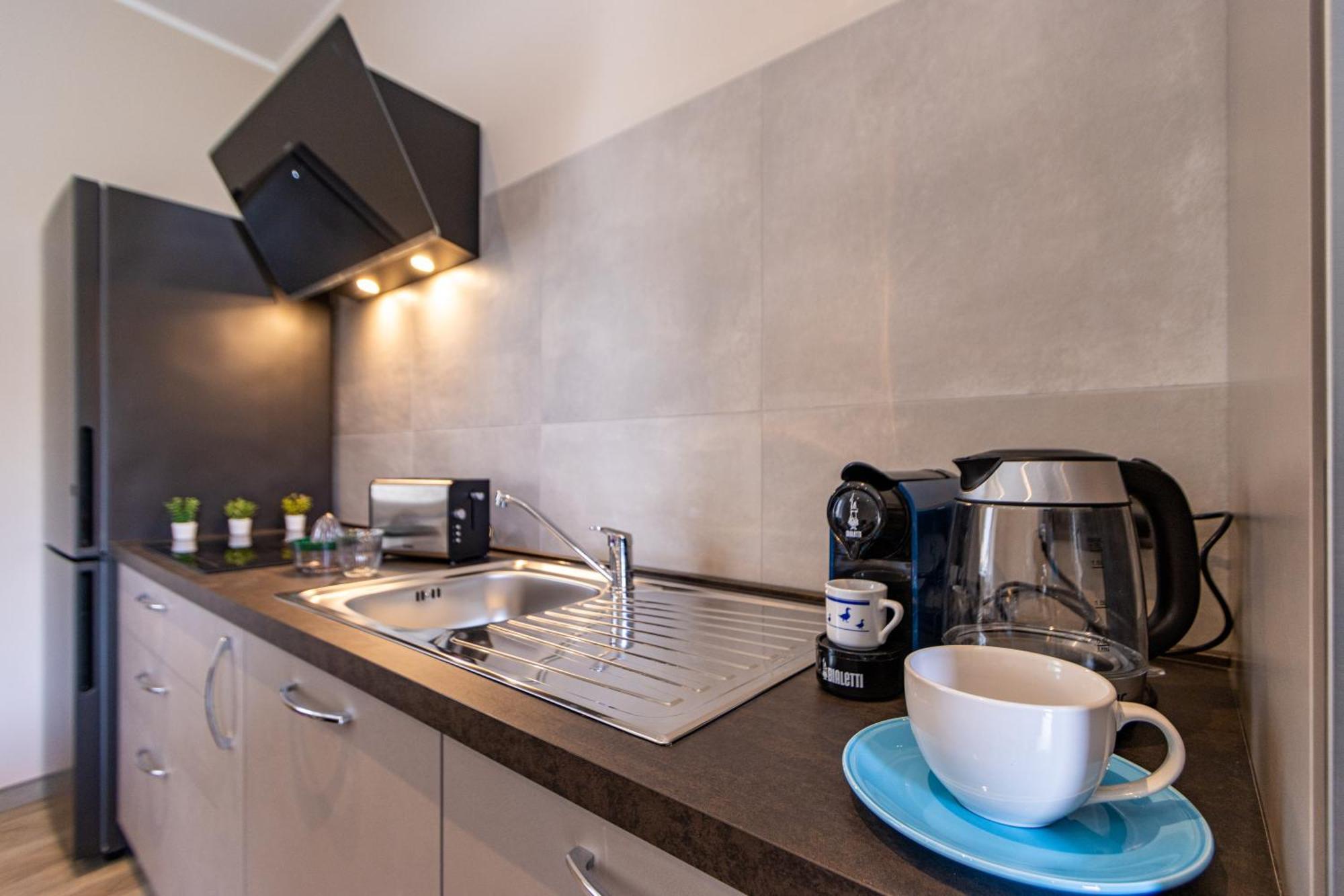 Le Dalie - Appartamento Stresa - Magognino Brisino ภายนอก รูปภาพ